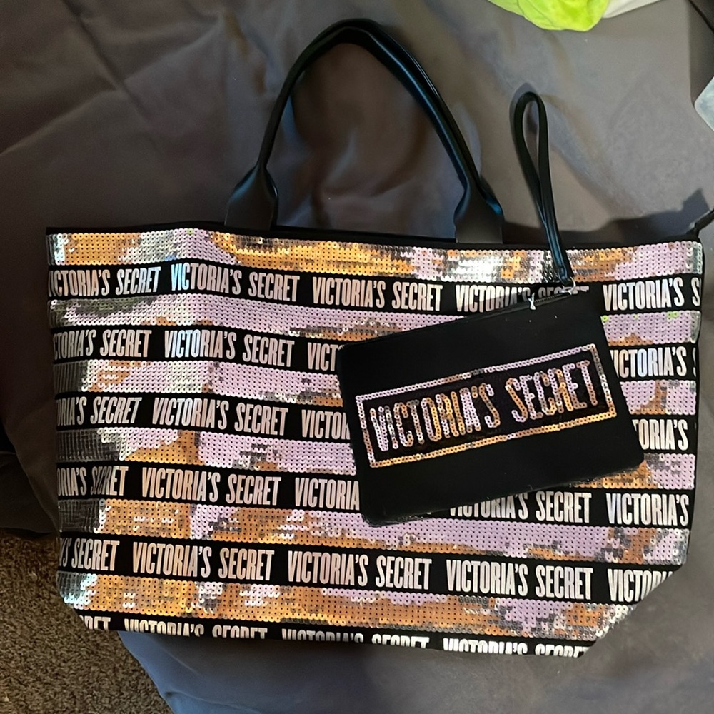Unlisted bags for sale or trade! Michael Kors, Betsey, charm and luck and more!
